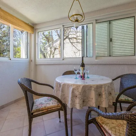 House Lipert Διαμέρισμα Jadranovo