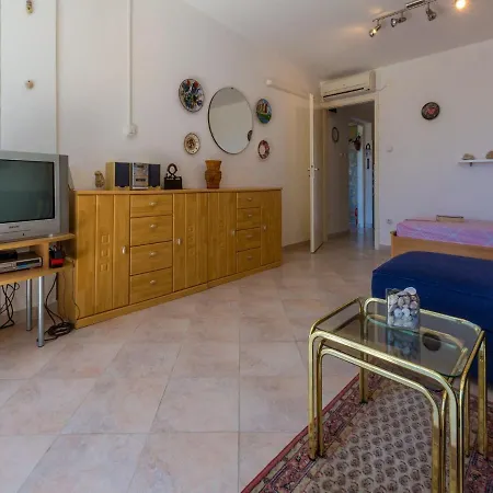 House Lipert Апартаменты *